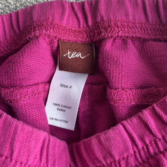 Tea collection magenta shorts size 4 - Picture 3 of 4